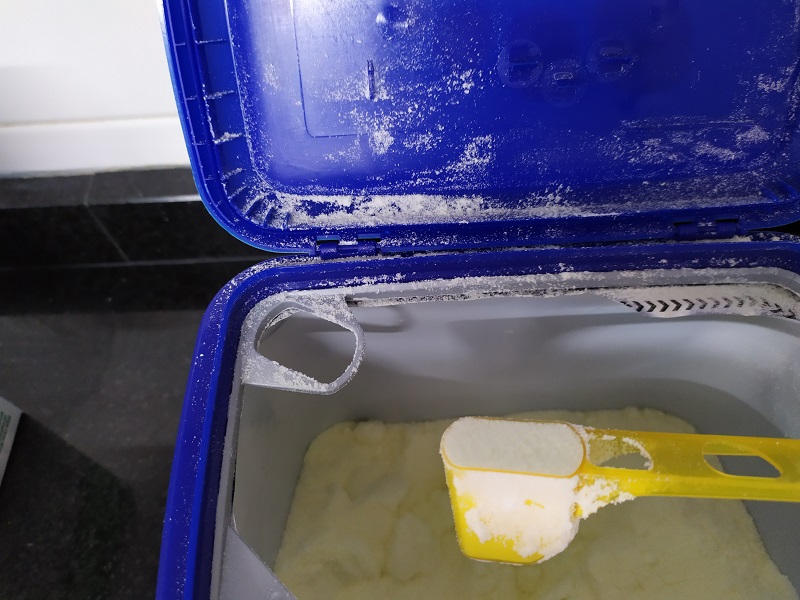 hacer un biberon de leche