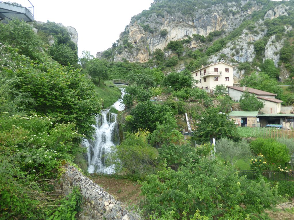ruta por las cascadas de tobera